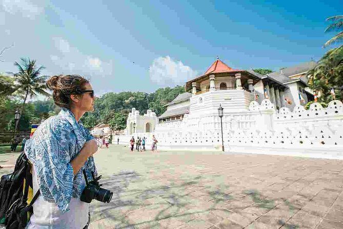 4-Day Essence of Sri Lanka Tour - Matale Spice Garden and Kandy’s Sacred Tooth Relic