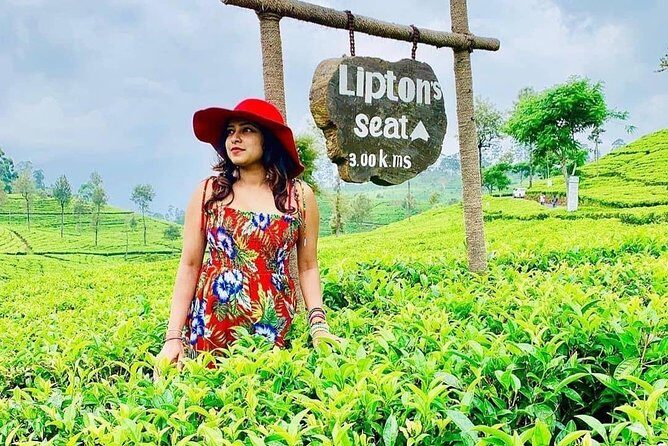 5 DAYS BUDGET TOUR package in Sri Lanka - Kandy Botanical Beauty, Lake View Climb, and a Cultural Dance Show