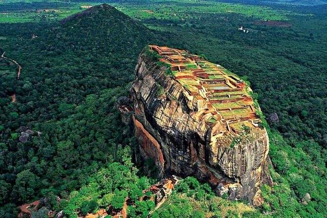 6-Day Sri Lanka Heritage Private Tour - Day 2: Polonnaruwa ruins and the Lion Rock climb