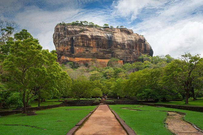 6 Days Nature And Culture Tour - Day 5: Ramboda Waterfall and Kandy’s cultural night