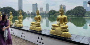 Colombo: City Sightseeing Tour by Tuk-Tuk with Pickup - Jami Ul-Alfar Mosque (Red Mosque): The First Big Photo Stop