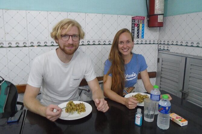 Colombo Express Food Tour with 9 + Tastings - Hoppers in Colombo: Crispy Bowl Pancakes That Ask for Filling