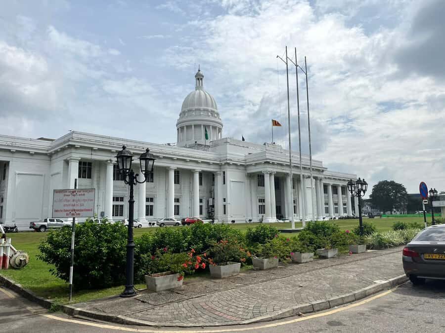 Colombo: Guided City Tour with Entry Tickets - Price and what you actually get for $38