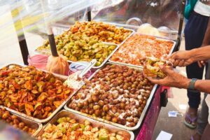COLOMBO PRIVATE CITY TOUR WITH street food( All inclusive ) - The mosque and temple stops: more than side quests