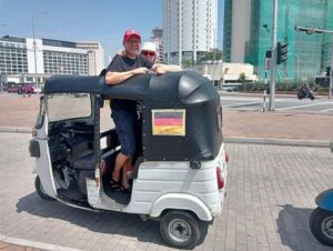Colombo: Private Guided Tour of the City by Tuk-Tuk - Gangaramaya Temple and worship stops: what you’ll actually see