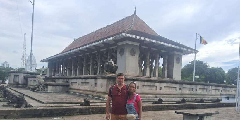 Colombo: Private Tuk-Tuk City Tour with All Entry Fees - Gangaramaya Temple stops: spiritual architecture with short guided time