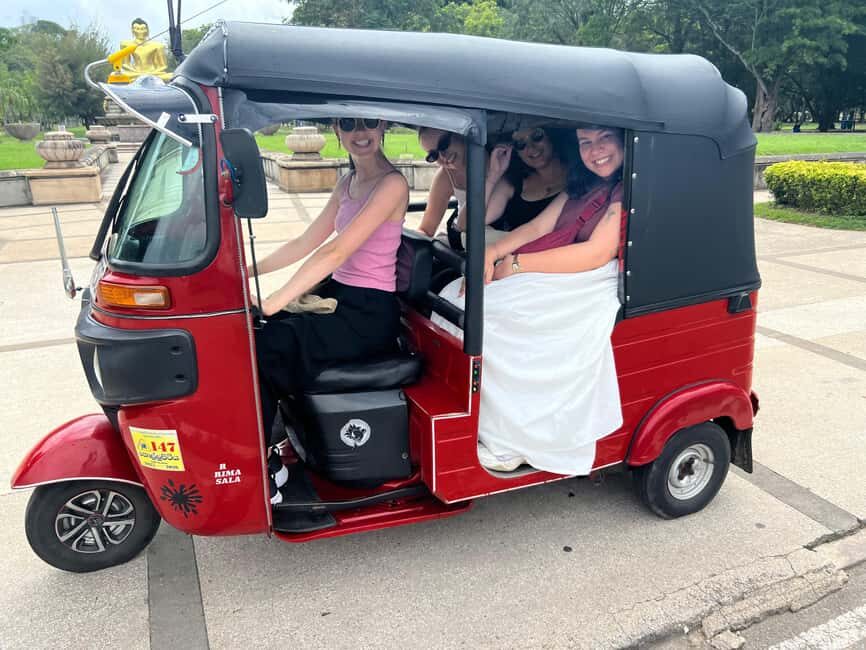 Colombo: Private Tuk-Tuk City Tour with All Entry Fees - A Four-Hour Tuk-Tuk Map of Colombo