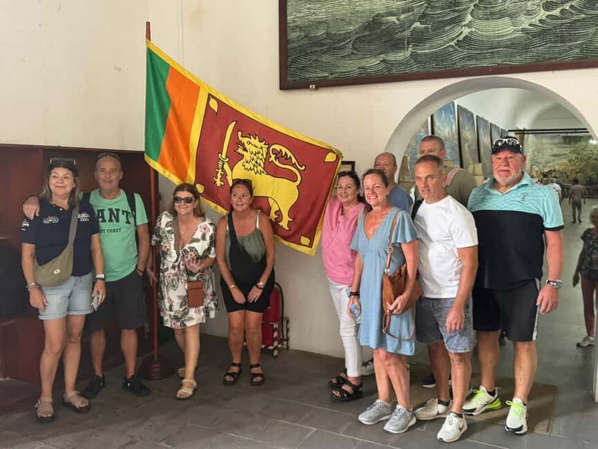Colombo: Private Tuk-Tuk City Tour with Guide & All Tickets - Colombo Fort, clock towers, and the White House: the colonial core
