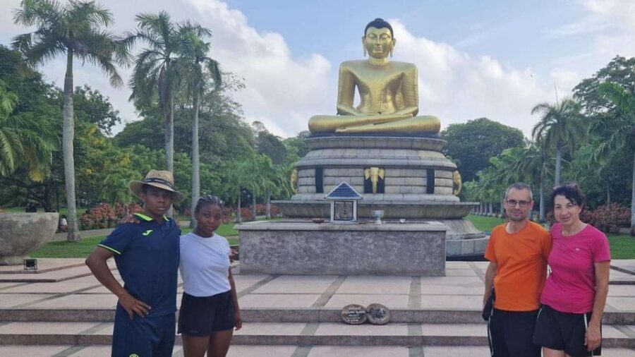 Colombo: Sightseeing Tour by Tuk Tuk Safari - All Inclusive - Gangaramaya Temple and Gangarama Sima Malaka: Buddhist Landmarks Close Together