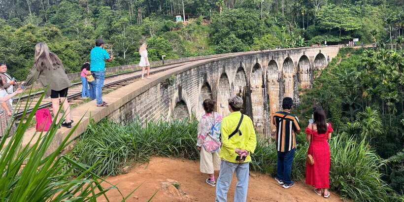Discover the Best of Sri Lanka in 2 Days - A 2-day Sri Lanka sampler: tea, temples, and big climbs