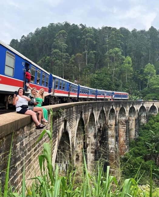 Ella: Ella Rock, 9 Arch, Little Adams Peak, & Waterfall Tour - A full-day Ella route that makes sense