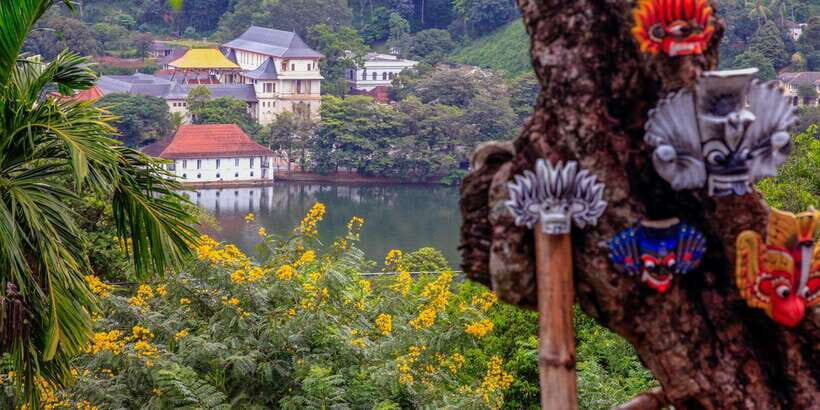 From Colombo: Kandy Full-Day Trip - Temple of the Sacred Tooth, Kandy Lake, and the high city views