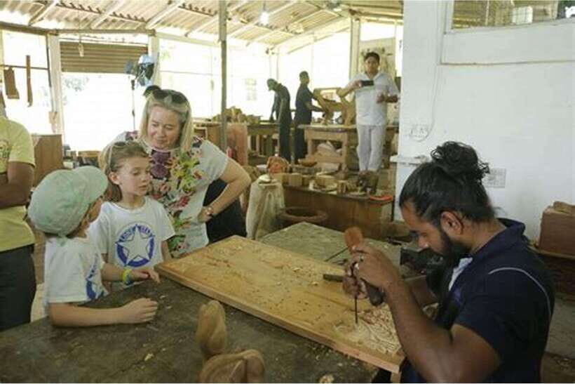 From Colombo: Kandy Temples and Pinnawala Full-Day Tour - Pilimathalawa Tea Factory: Tour, Smell the Leaves, Taste the Results