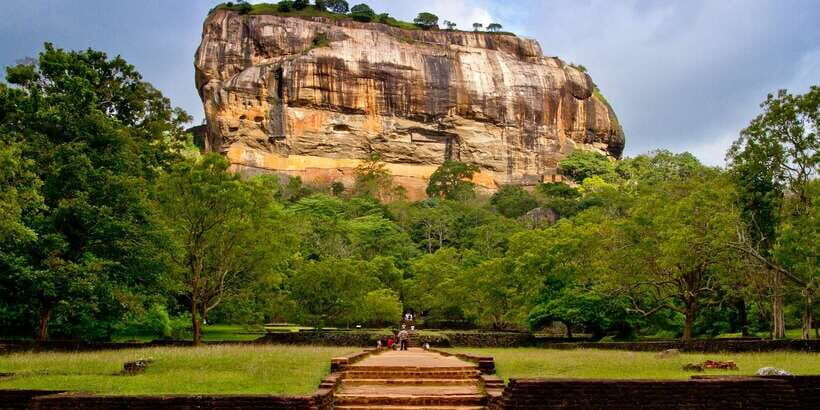 From Colombo: Sigiriya and Dambulla Day Trip with Safari - Sigiriya Lion Rock: Lion’s Paws, Frescoes, and Step-Smart Pacing