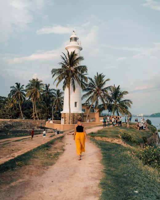 From Colombo to Galle Fort and Unawatuna Beach Day Trip - Getting picked up in Colombo and riding the coastal route