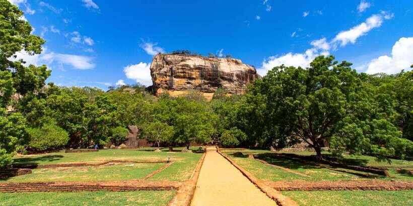 From Kandy: Sigiriya Rock & Dambulla Cave Temple Adventure - Timing, crowds, and heat: small tactics that make the day better