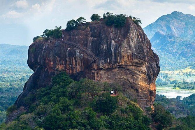 Full-Day Private Tour to Sigiriya and Dambulla - Stop 2: Dambulla Cave Temple complex (about 1 hour)