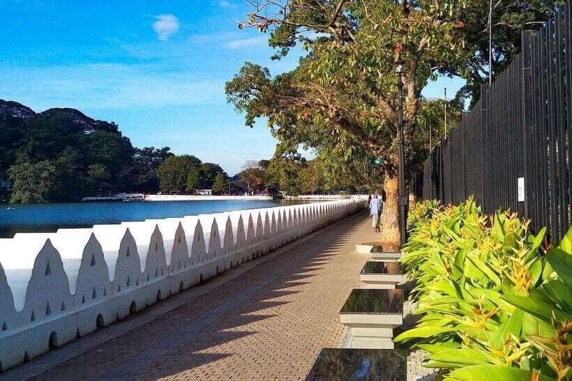 Kandy City Explore Tour Morning/Evenening Private Tour - Hopping from landmark to landmark by tuk-tuk