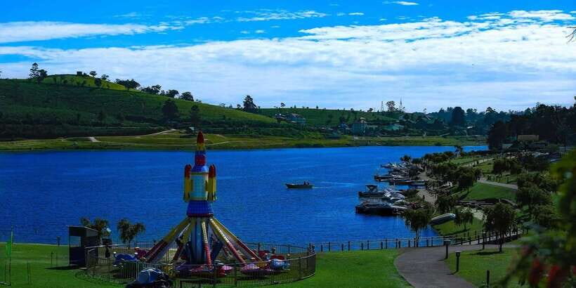 Kandy: Nuwara Eliya Day Trip - Nuwara Eliya Post Office, Gregory Lake, and the park/lake vibe