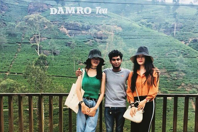 Most Popular Round Tour in Sri Lanka - Kandy’s Tooth Relic Temple and the daily rhythm of Buddhism