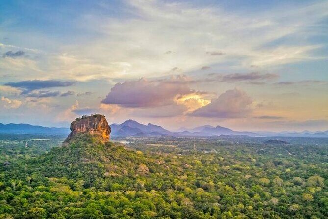 Private Dambulla Sigiriya Tour from Kandy with friendly chauffeur - Stop One in Matale: Sri Muthumari Amman Kovil (a quick temple breather)