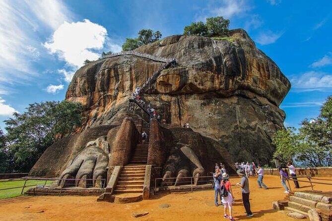 Sri Lanka 8 Tage 7 Nächte Tour mit privatem Fahrer - Day 5: Little Adam’s Peak (Steps) and Nine Arches Bridge (Photo Time)