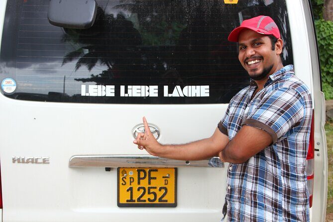 Sri Lanka 8 Tage 7 Nächte Tour mit privatem Fahrer - Day 1: Dambulla Cave Temple and the Smart Way to Do It