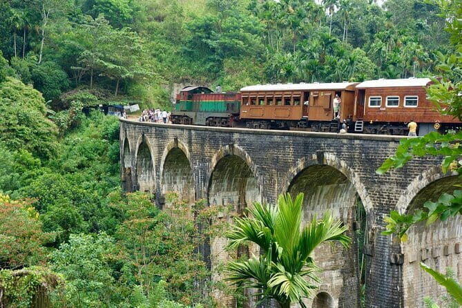 Sri Lanka Ella Private Day Tour Nine Arch & Elephant transit home - Nine Arches Bridge: the track walk and why early-morning views matter