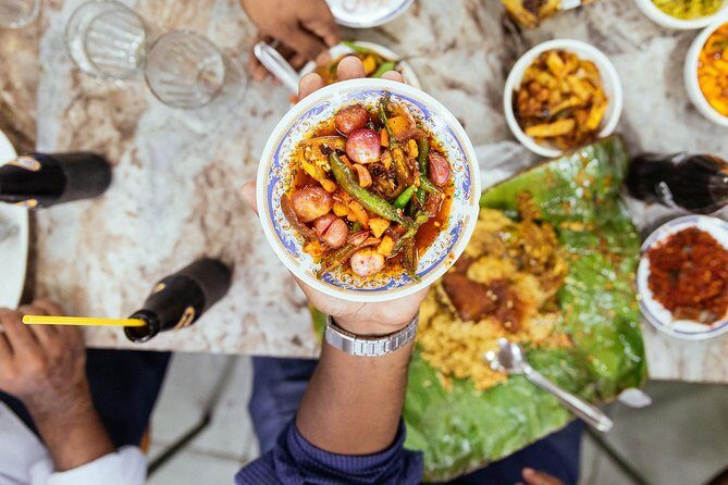 The 10 Tastings of Colombo With Locals: Private Street Food Tour - Pettah markets and the milk tea moment you will remember