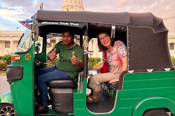 Tuk-Tuk City Tour Colombo SL - Gangaramaya Temple: eclectic architecture and a calmer pace